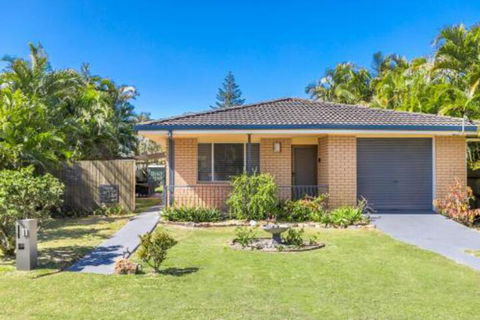 A SWEET ESCAPE Carefree Beach Home - NT Tourism 0