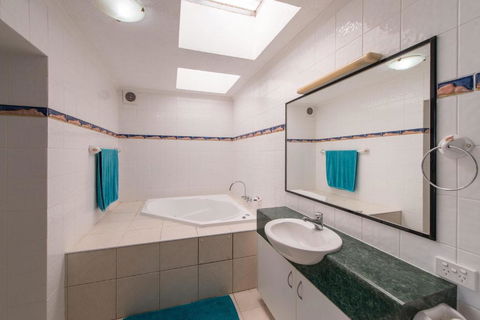 4 Mooloomba - Accommodation NT 5