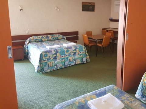 The Club Hotel - Accommodation NT 3
