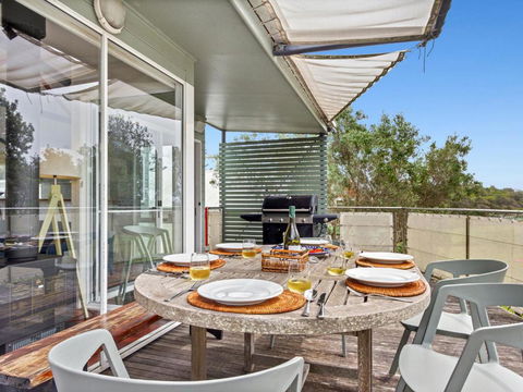 The Boathouse Comfortable Beachfront Home - NT Tourism 6