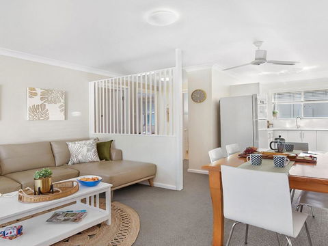 Ocean Blue Apartment Five Ground Floor Apartment - NT Tourism 6