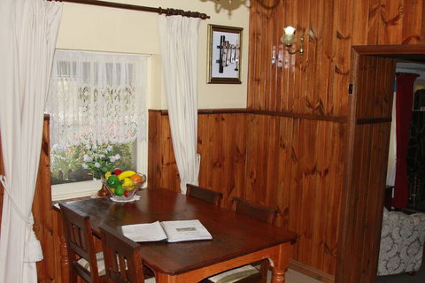 Ayers Burra - Accommodation NT 6