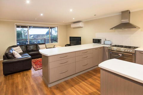 Eagle Bay Beach House - NT Tourism 6