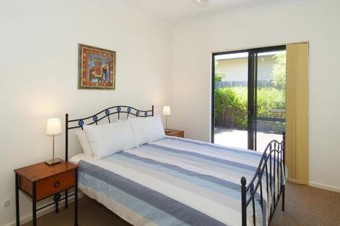 Quiet Cottage - Accommodation NT 6