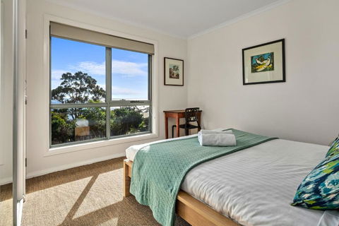 GRANITE BEACH HOUSE At Bay Of Fires - Accommodation NT 3
