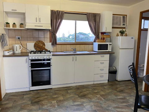 Rocks Retreat Cabin Seal - Accommodation NT 2