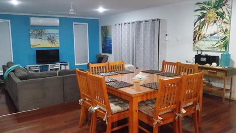 1 Naiad Court Lowset Family Home With Swimming Pool & Covered Deck. Pet Friendly - Accommodation NT 1