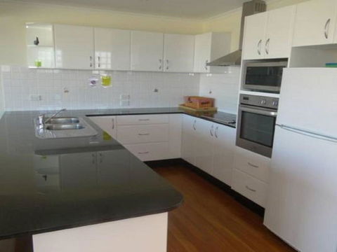 Ultimate Beach House 19a Graham Street Views Peace & Quiet - NT Tourism 5