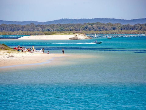 Champagne Court 1 With Water Views - Accommodation NT 2