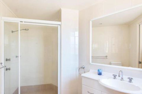 Millennium 102 With Pool In Complex - Accommodation NT 5