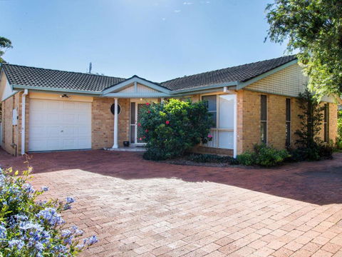 1 / 4 Huntly Close - Accommodation NT 3
