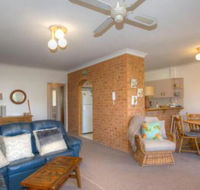 St James 6 Stylish Airconditioned Retreat - Accommodation NT