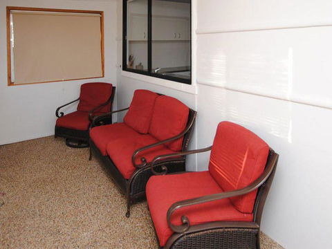 59 Wharf Street Opposite Bowling Club - Accommodation NT 2