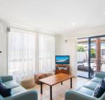1 / 54 Parkes Airconditioned - Accommodation NT