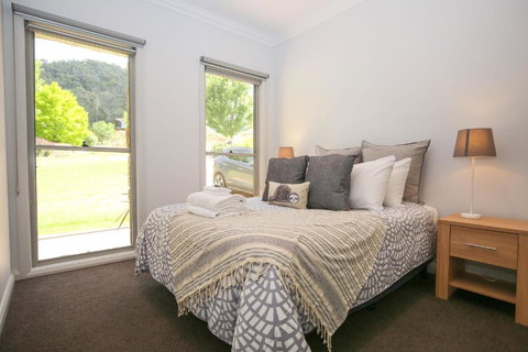 Leader Views - Accommodation NT 2