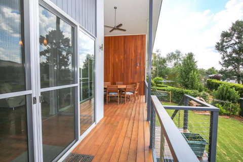 Leader Views - Accommodation NT 1