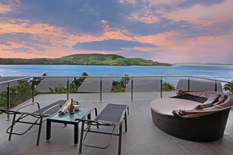 Yacht Club Villa 33 Serenity 4 Bedroom 4 Bathroom House Ocean Views 2 Buggies - Accommodation NT 3