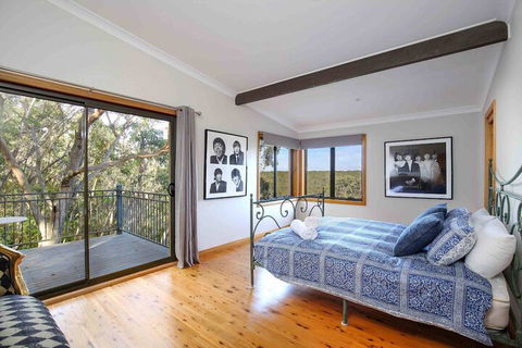 Postcards From The Edge - Accommodation NT 2