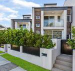 Relax in a Spacious  Modern Townhouse in Asquith - Accommodation NT