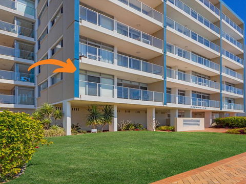 Oceanic 2 On Main Beach! - Accommodation NT 1