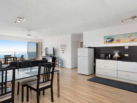 Oceanic 2 On Main Beach! - Accommodation NT 2