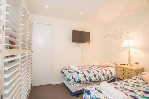 Ultimate Sandringham Beach Front Luxury House - NT Tourism 6