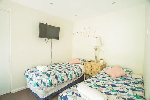 Ultimate Sandringham Beach Front Luxury House - NT Tourism 4