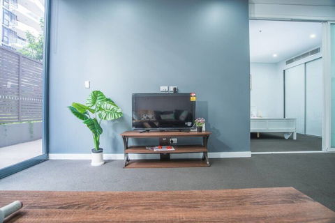 Stunning And Cozy Apartment In Heart Of Mascot - NT Tourism 4