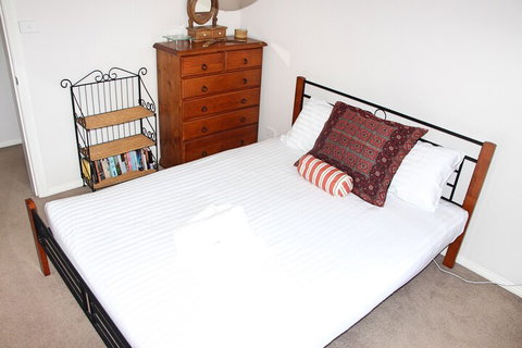 Front Row Beachfront - Accommodation NT 1