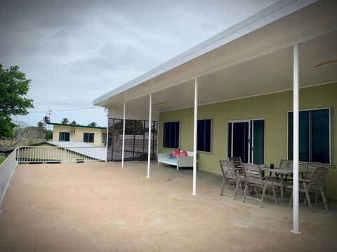 Holiday Rental Huge House With Beach Views - Accommodation NT 4