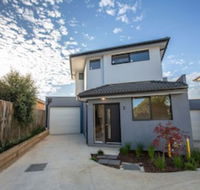 Trendy Sweet Home In Blackburn South
