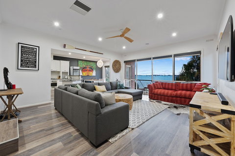 Lakeside Landing - Waterfront - Accommodation NT 3