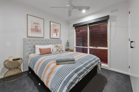 Lakeside Landing - Waterfront - Accommodation NT 1