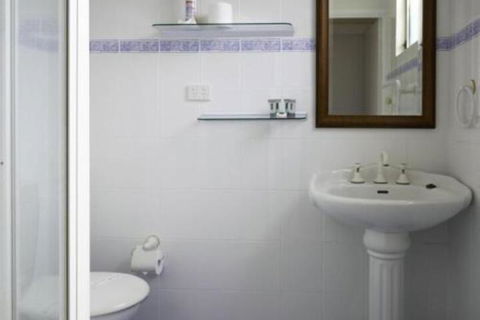 2 Cliff Road - Accommodation NT 5