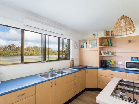 Waterfront At Point Road - Accommodation NT 5