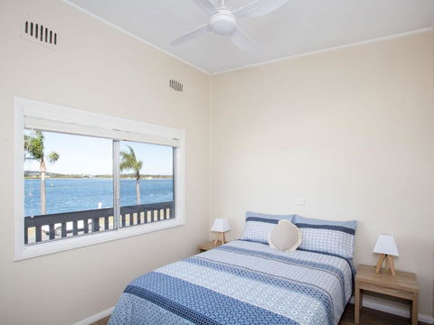 Lakeside Flats 1 - Accommodation NT 2
