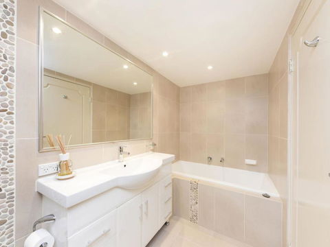 Wallis Court 6 - Accommodation NT 4