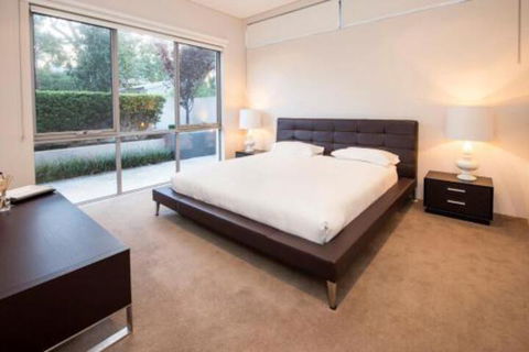 Opulent Oasis - Accommodation NT 4