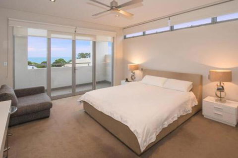 Opulent Oasis - Accommodation NT 5