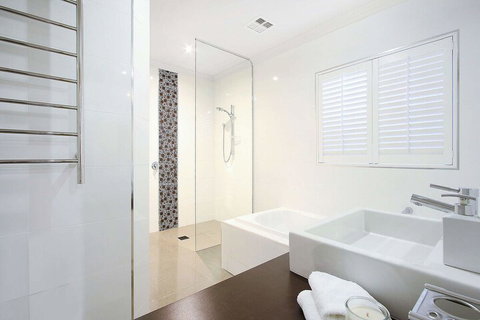 Lang Street Luxury Retreat Mulwala - Accommodation NT 4