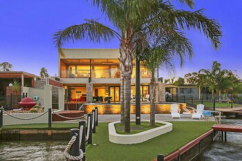 Lang Street Luxury Retreat Mulwala - Accommodation NT 0