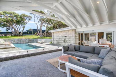 Sorrento Beauty With Sparkling Pool - Accommodation NT 2