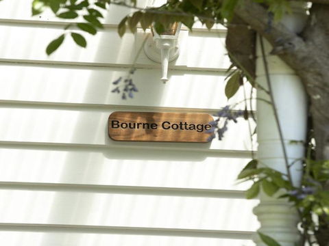Bourne Cottage Perfect For All Seasons - NT Tourism 6