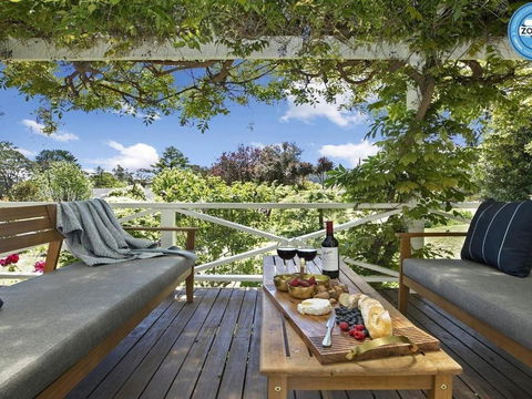 Bourne Cottage Perfect For All Seasons - NT Tourism 4