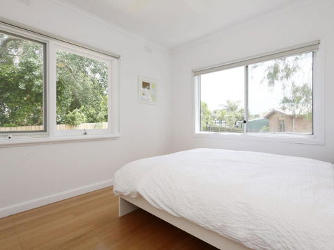 DROMANA BEACH SHACK... - Accommodation NT 4