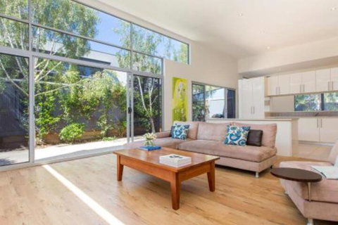 PALM COURT RETREAT MORNINGTON - Accommodation NT 5