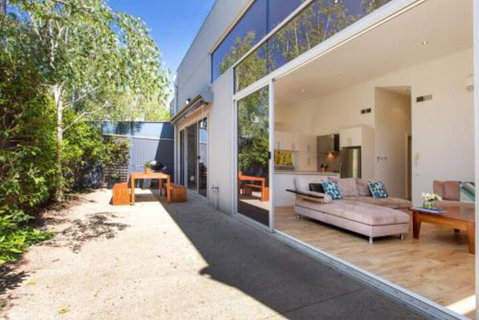 PALM COURT RETREAT MORNINGTON - Accommodation NT 7