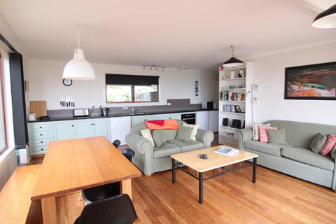 DOLPHIN LOOKOUT COTTAGE Amazing Views Of The Bay Of Fires - Accommodation NT 6