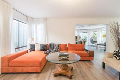 ULTRA SPACIOUS STYLISH HOME In PRESTONS SYDNEY - Accommodation NT 0