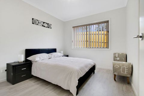 V & V Family Dream Away - Accommodation NT 6